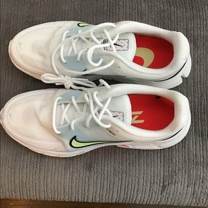Nike Women’s Shies 8.5